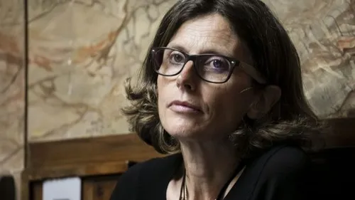 La députée de l'Hérault Emmanuelle Ménard raconte son voyage vers...